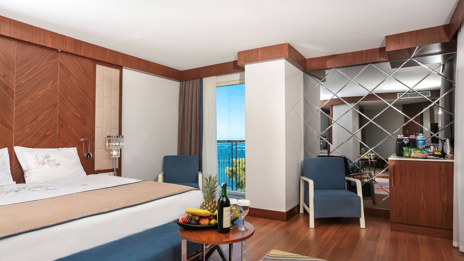 rooms-corner-suite