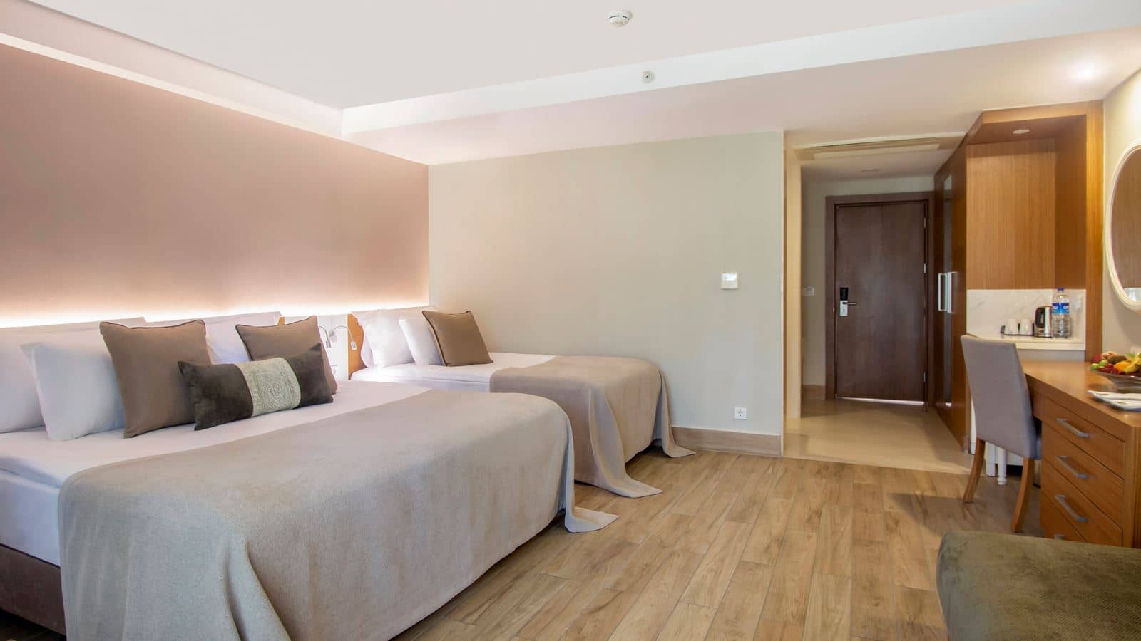 rooms-superior-room