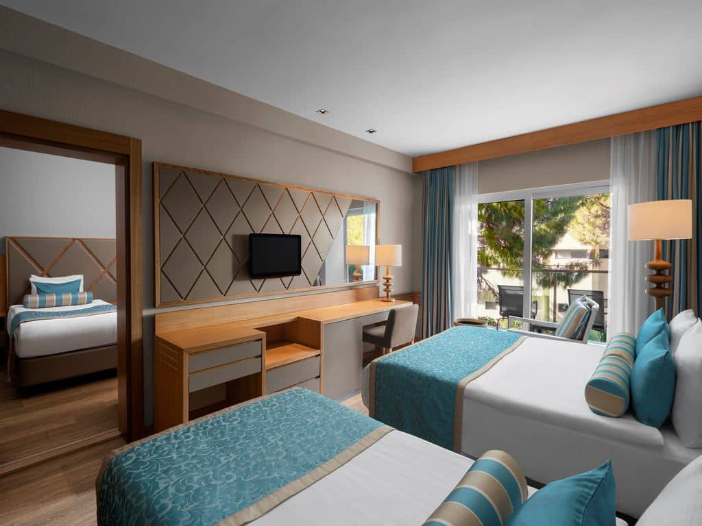 rooms-family-room