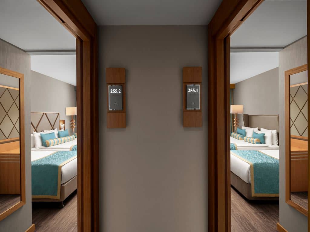 rooms-connection-family-room-land-view