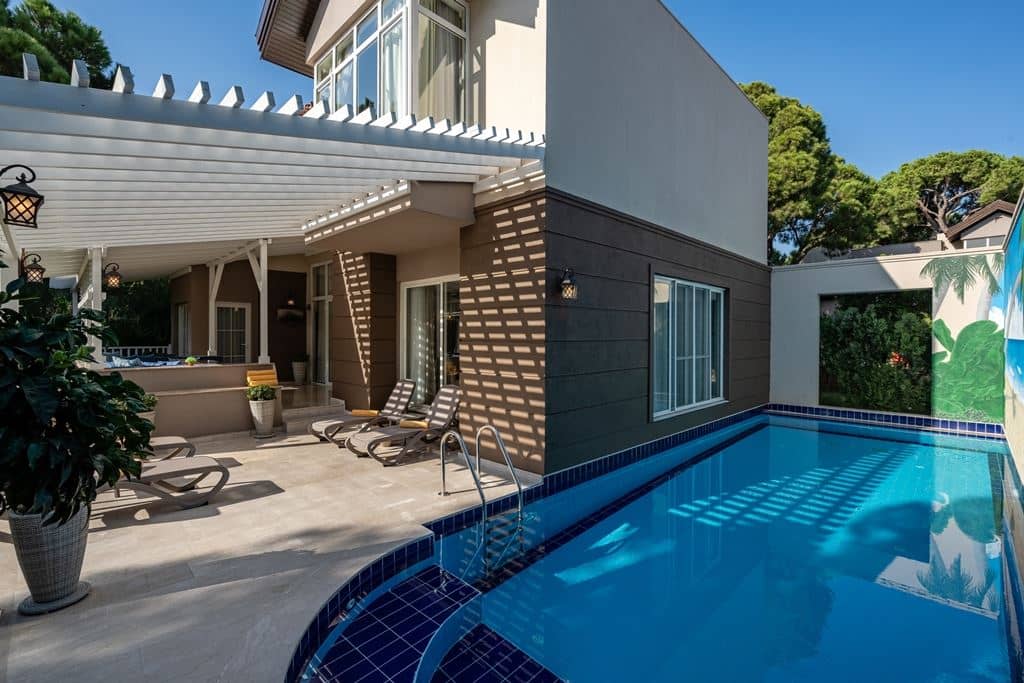 rooms-deluxe-villa