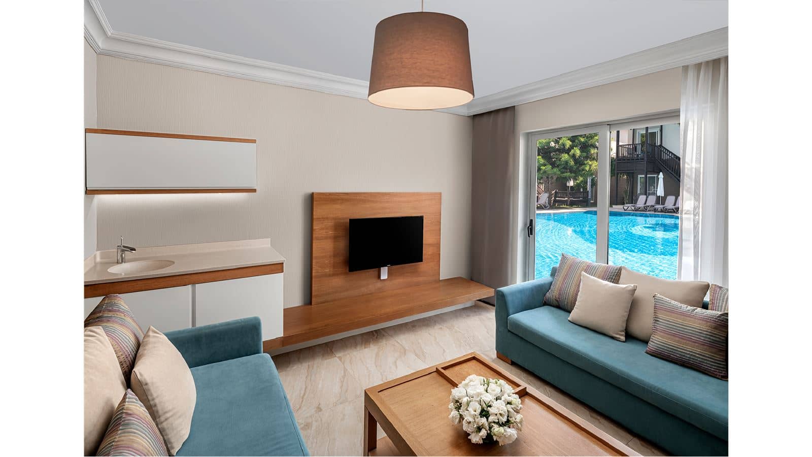 rooms-select-family-swim-up