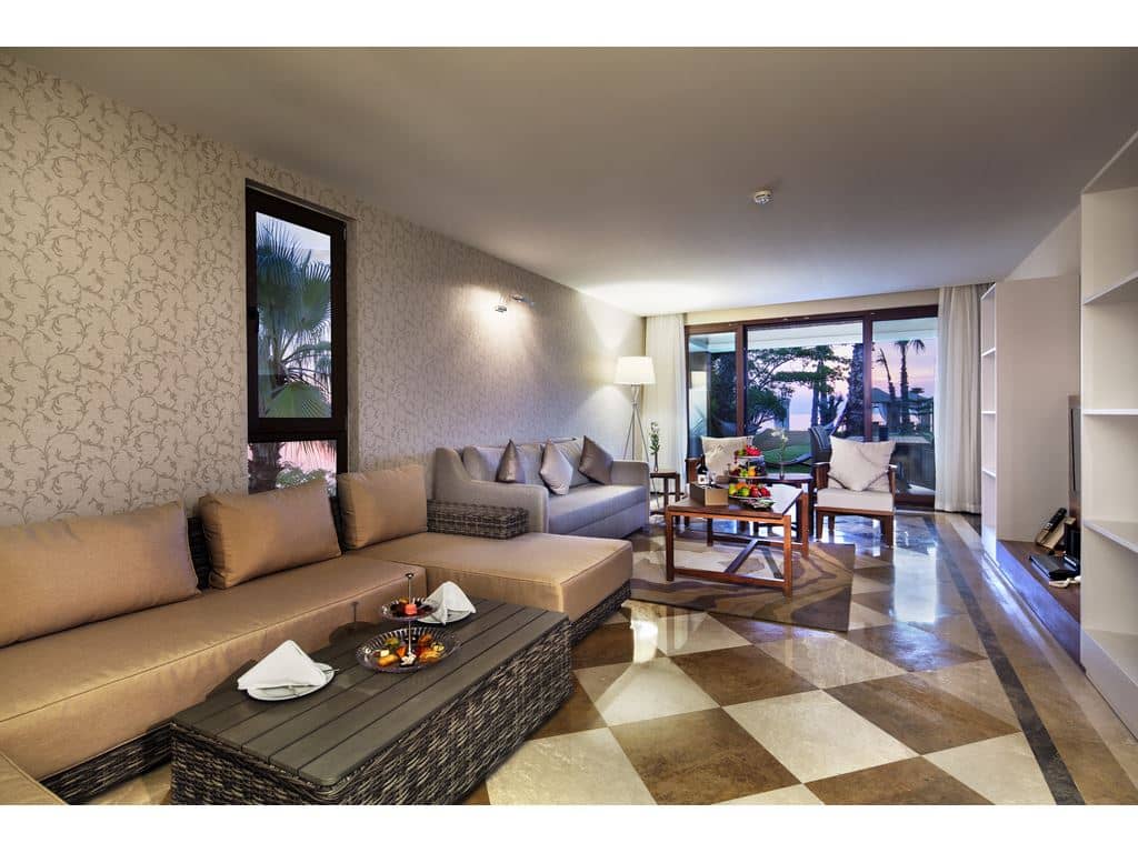 rooms-villa-royal