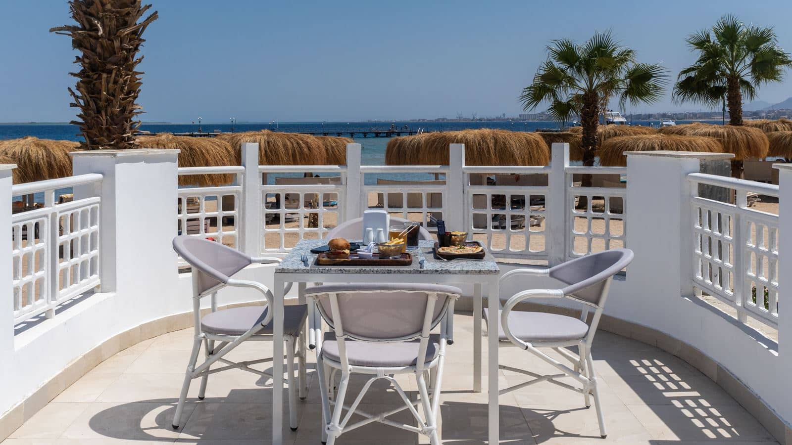 restaurants-breezes-restaurant