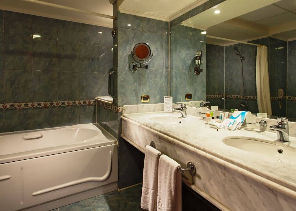 rooms-executive-room