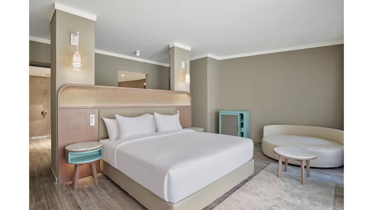 rooms-deluxe-room
