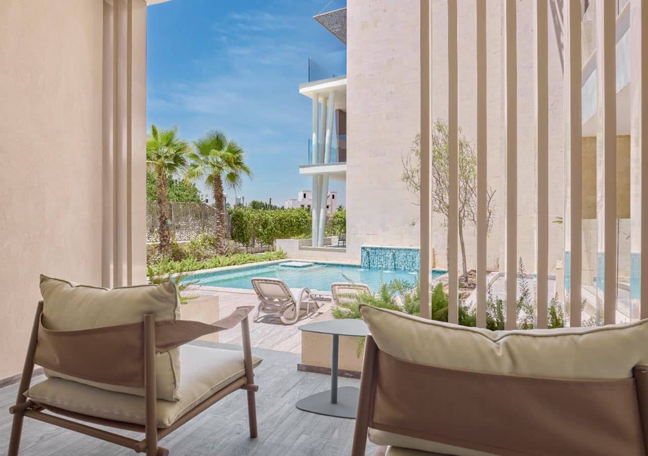 rooms-superior-room-with-plunge-pool-access