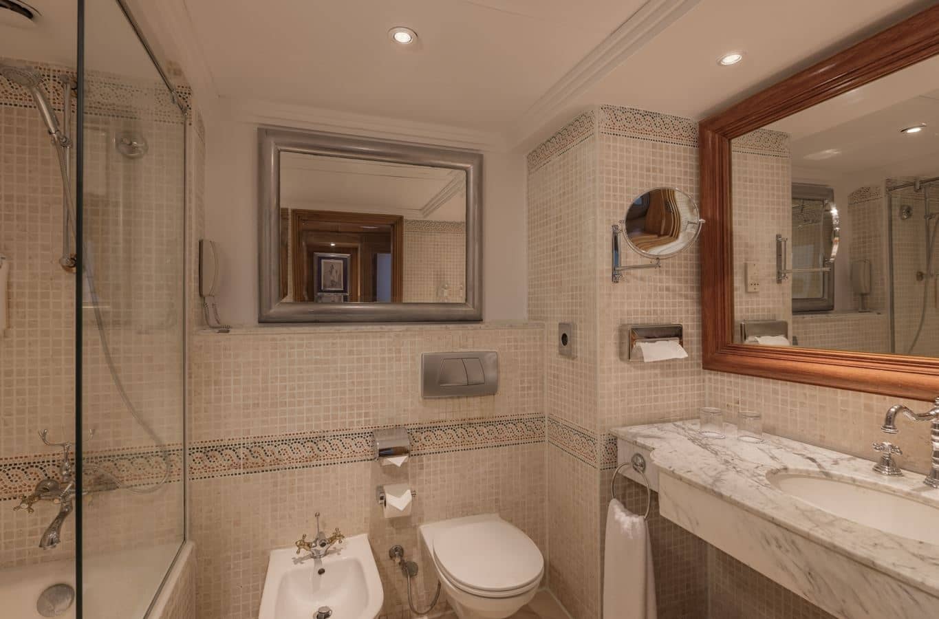 rooms-superior-pool-view-room