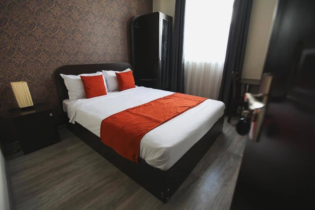 rooms-standard-double-room