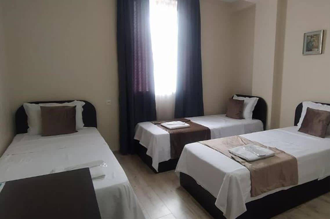 rooms-triple-room