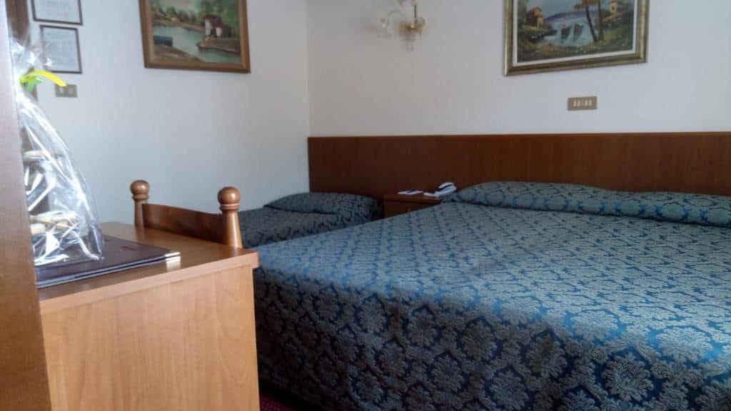 rooms-mansard-room
