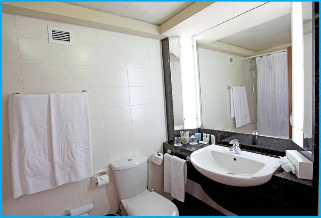 rooms-standard-room-balcony