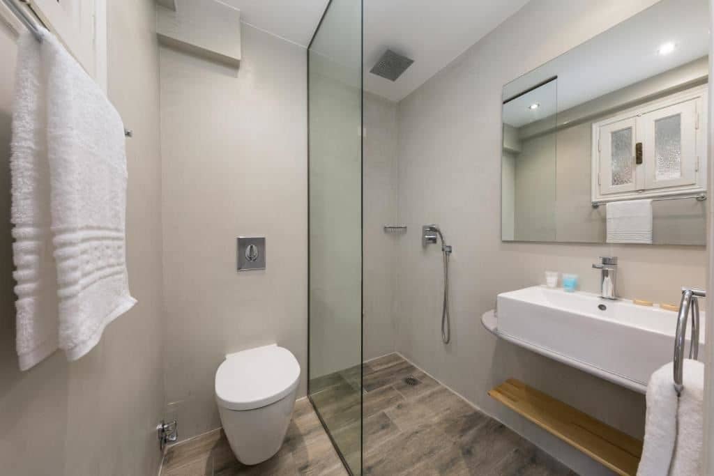 rooms-twin-standard-room-balcony