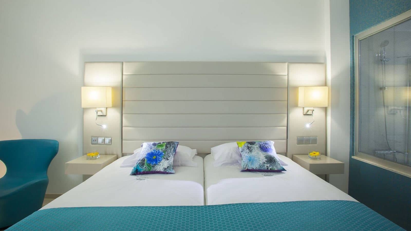 rooms-superior-room-balcony