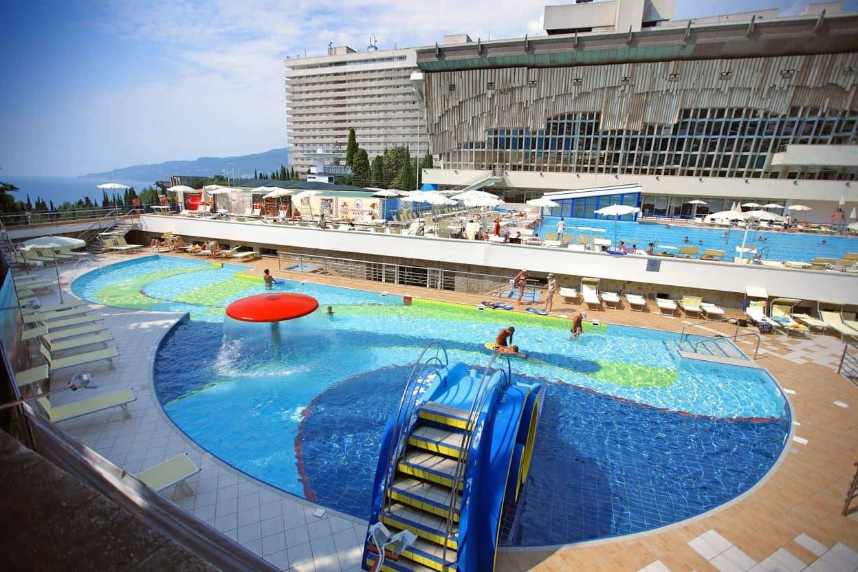 pools-outdoor-pool