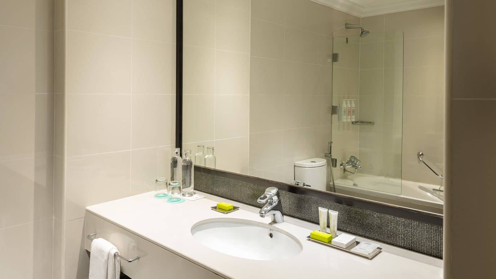 rooms-le-meridien-club-skyline