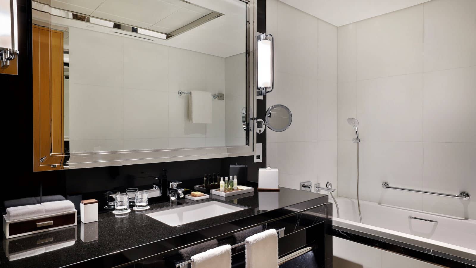 rooms-twin-guest-room