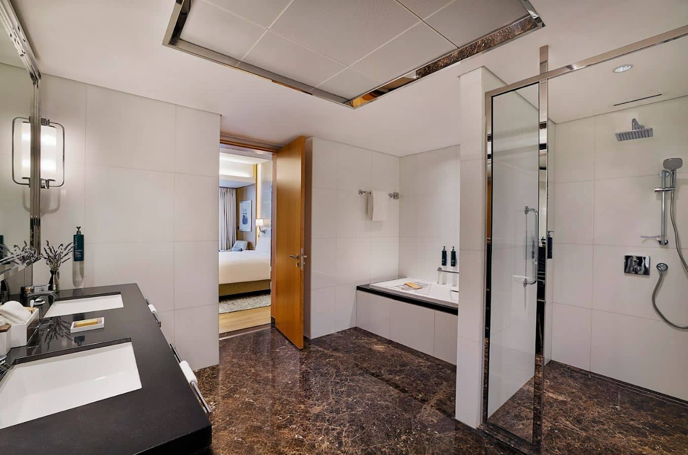 rooms-two-bedroom-suite-with-sea-view