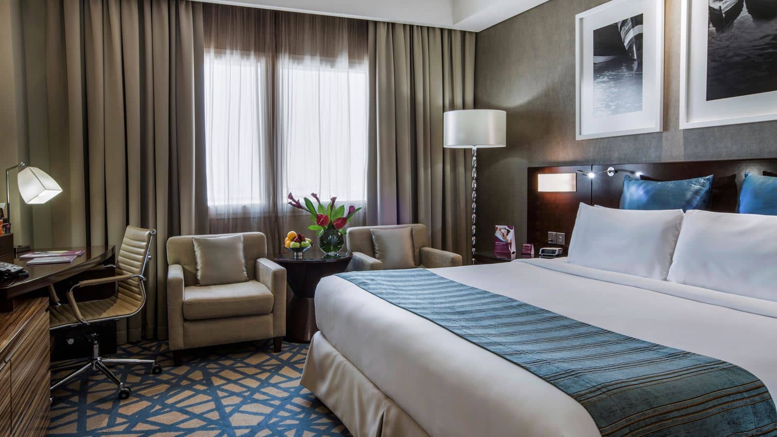 rooms-club-room