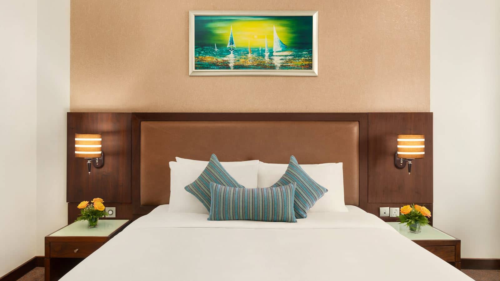 rooms-king-superior-bedroom