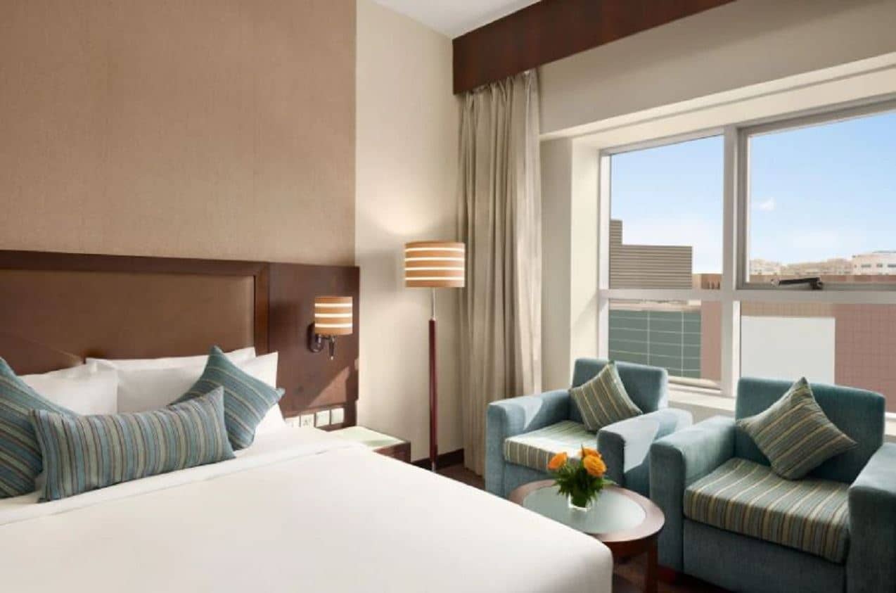 rooms-king-bedroom
