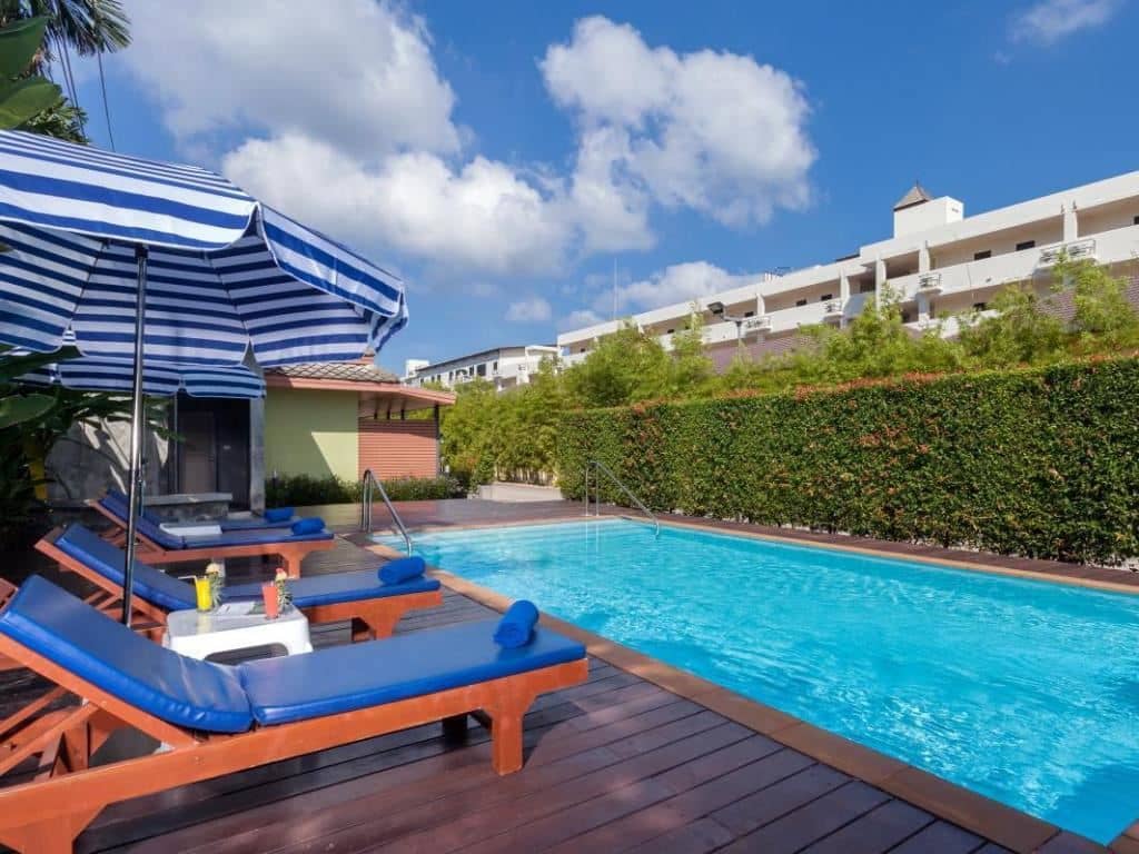 pools-outdoor-pool