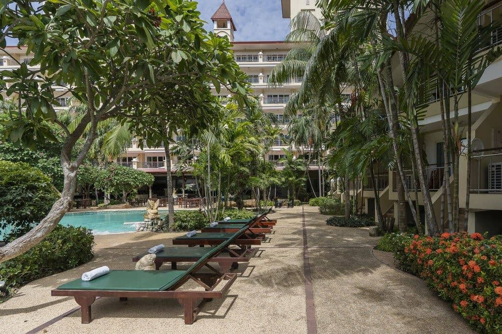 pools-outdoor-pool