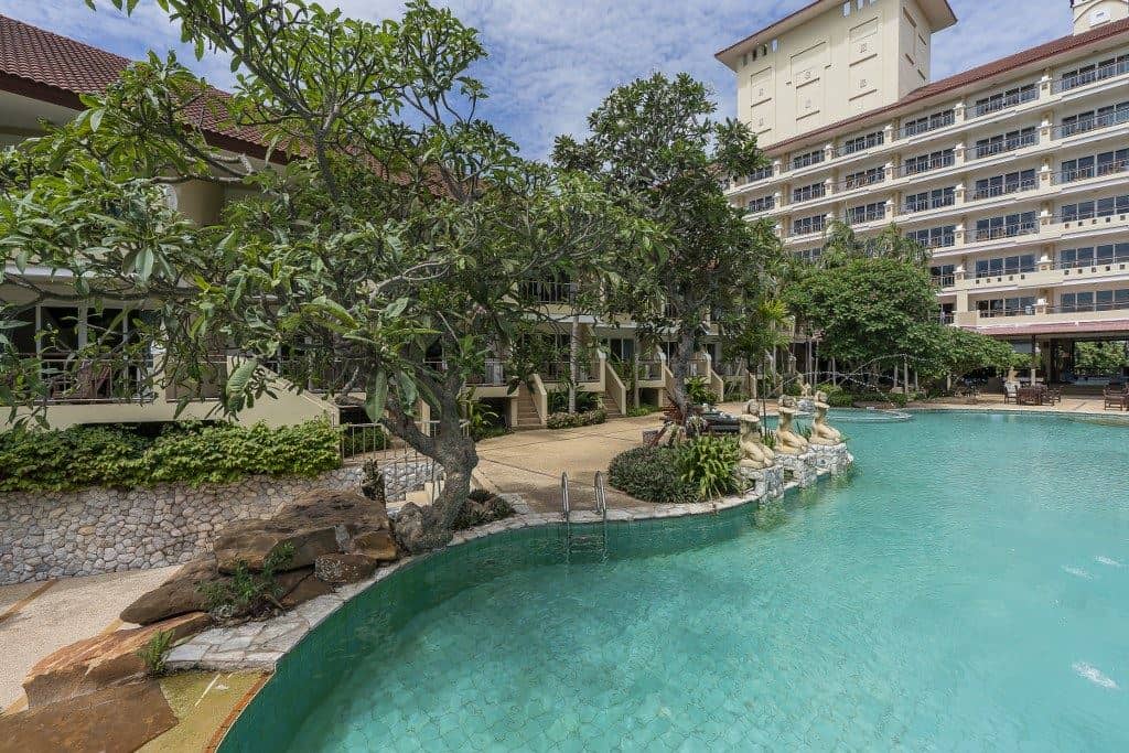 pools-outdoor-pool