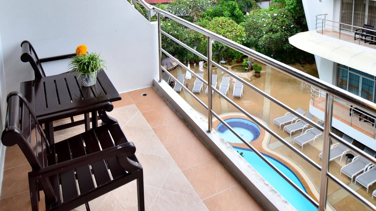 rooms-deluxe-room