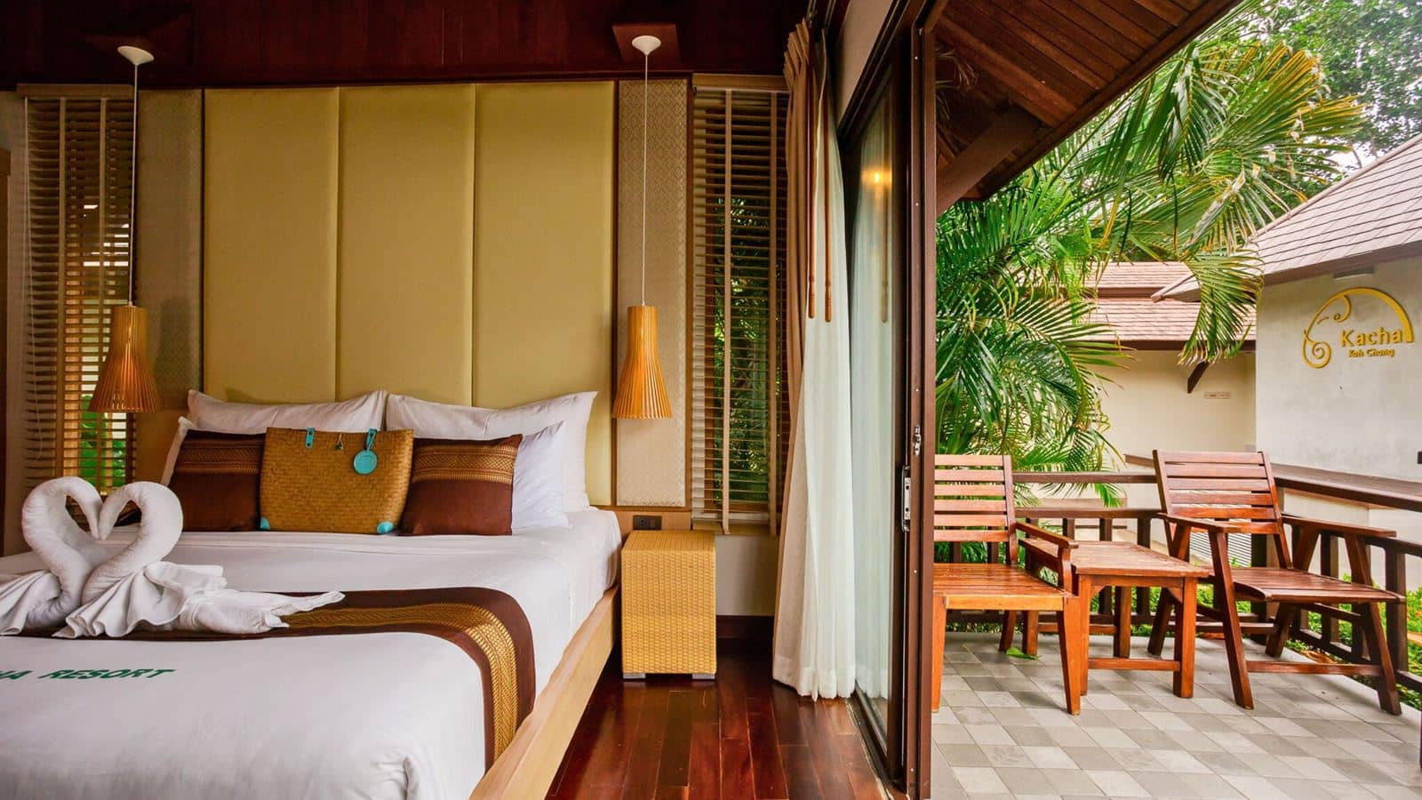 rooms-deluxe-villa