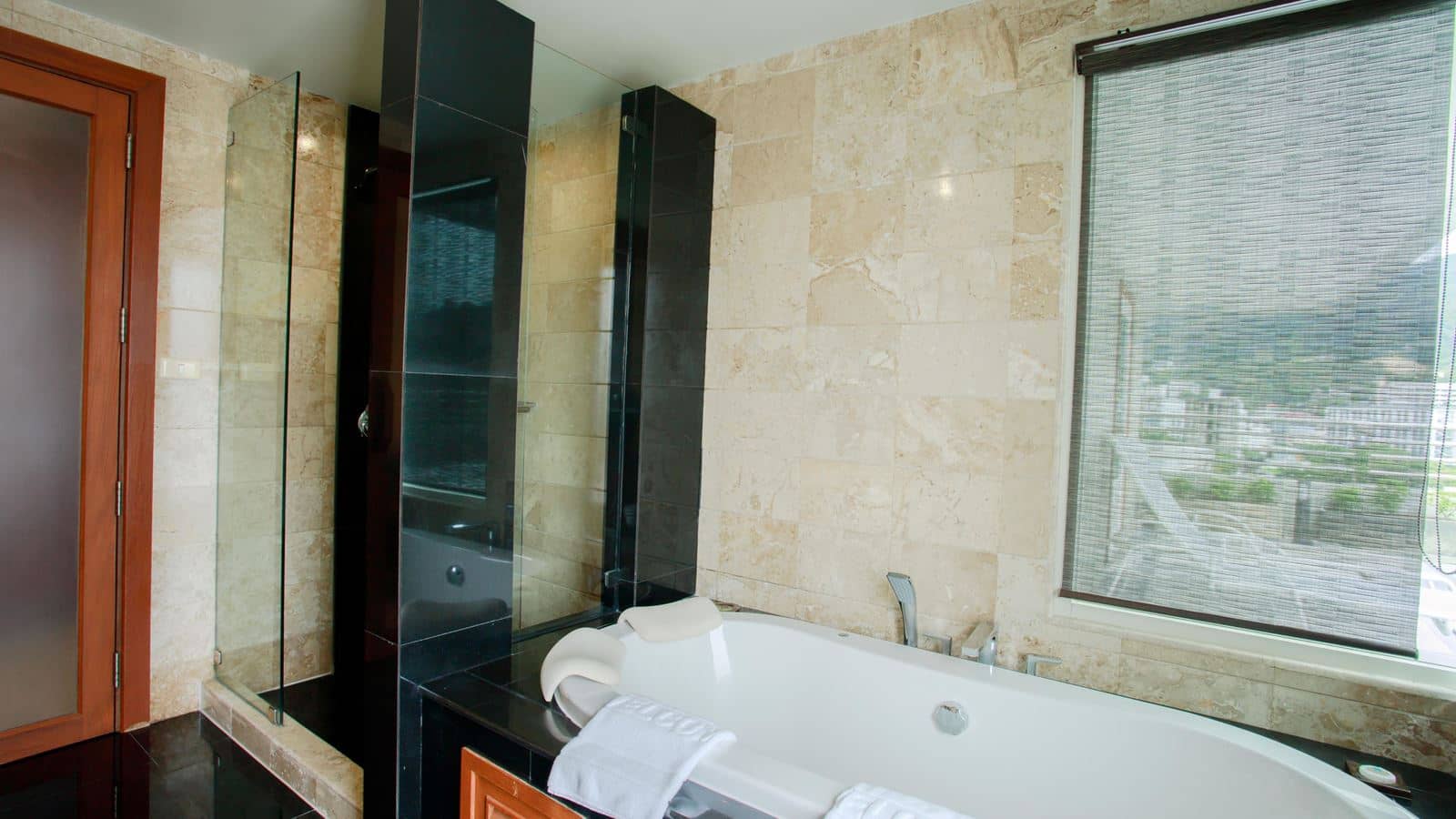 rooms-royal-executive-suite-2-bed-room