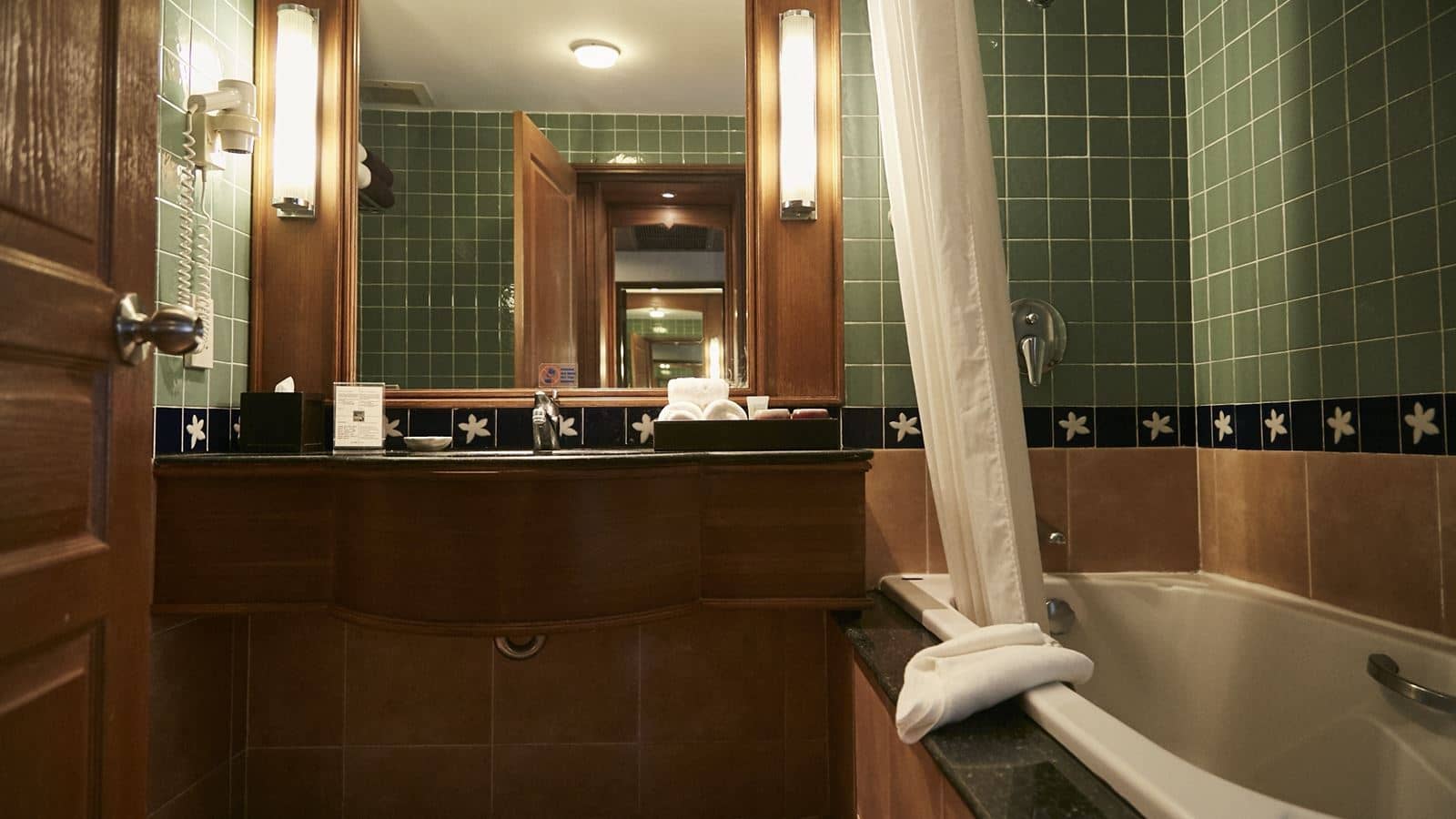 rooms-deluxe-room