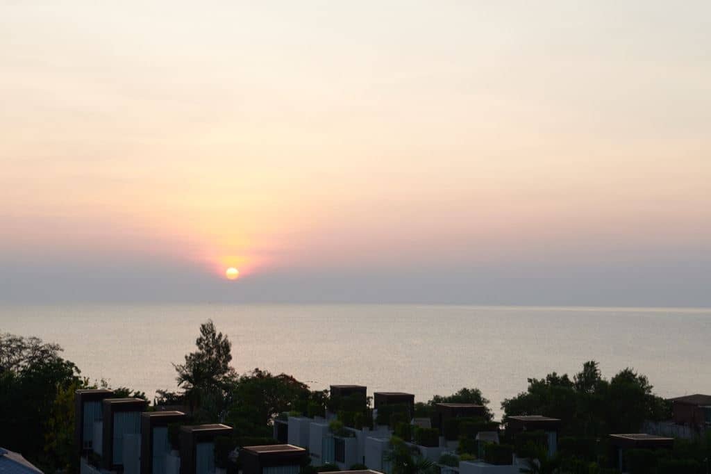 rooms-mini-suite-sea--horizon-balcony