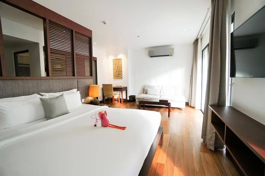 rooms-deluxe-room