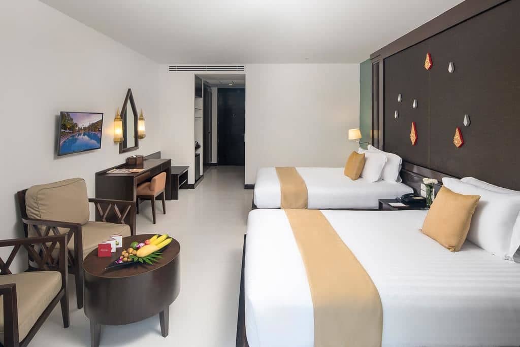 rooms-deluxe-pool-view