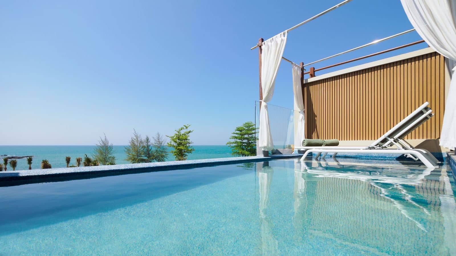 rooms-seaview-pool-suite
