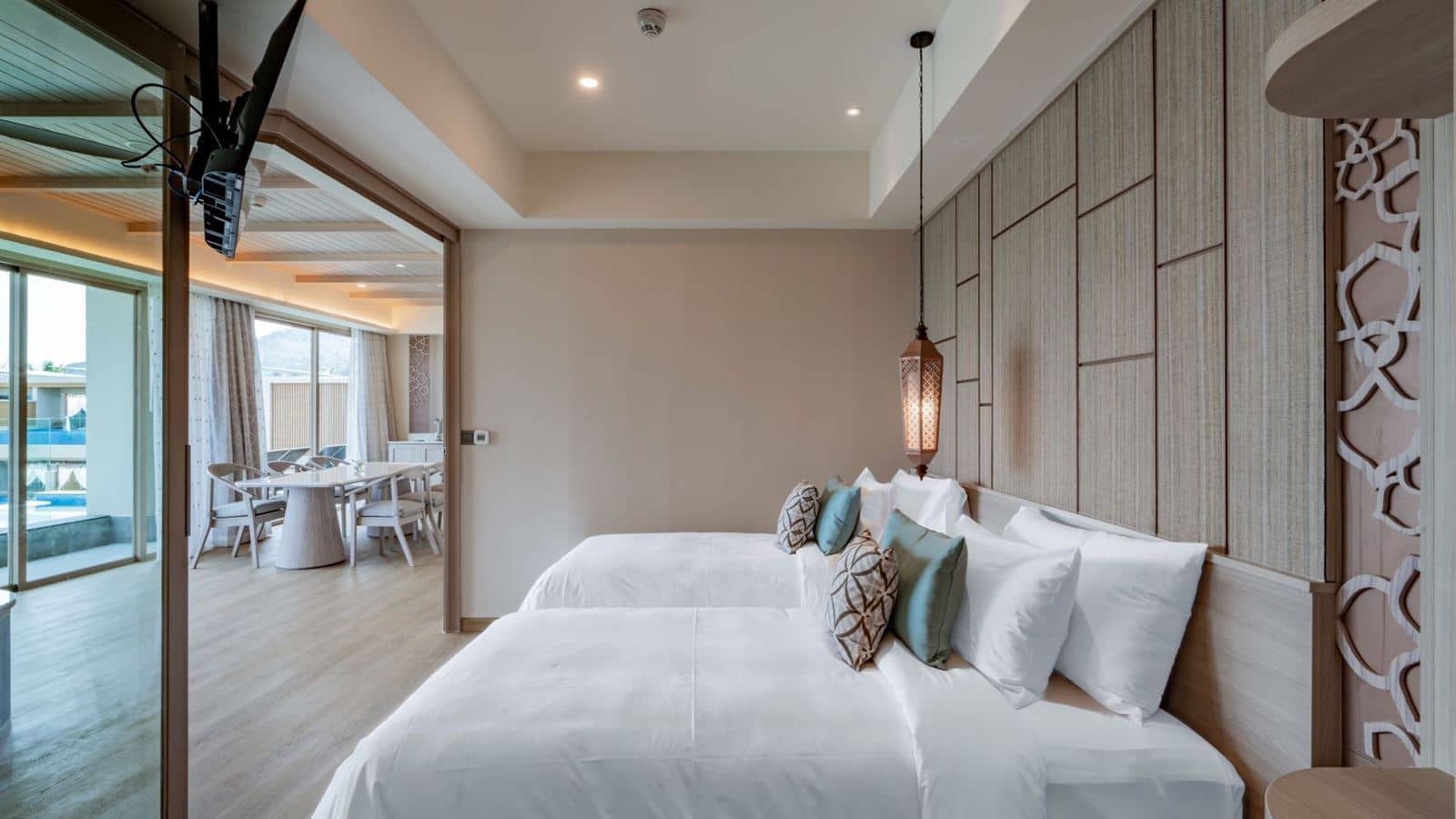 rooms-seaview-penthouse-family-pool-suite