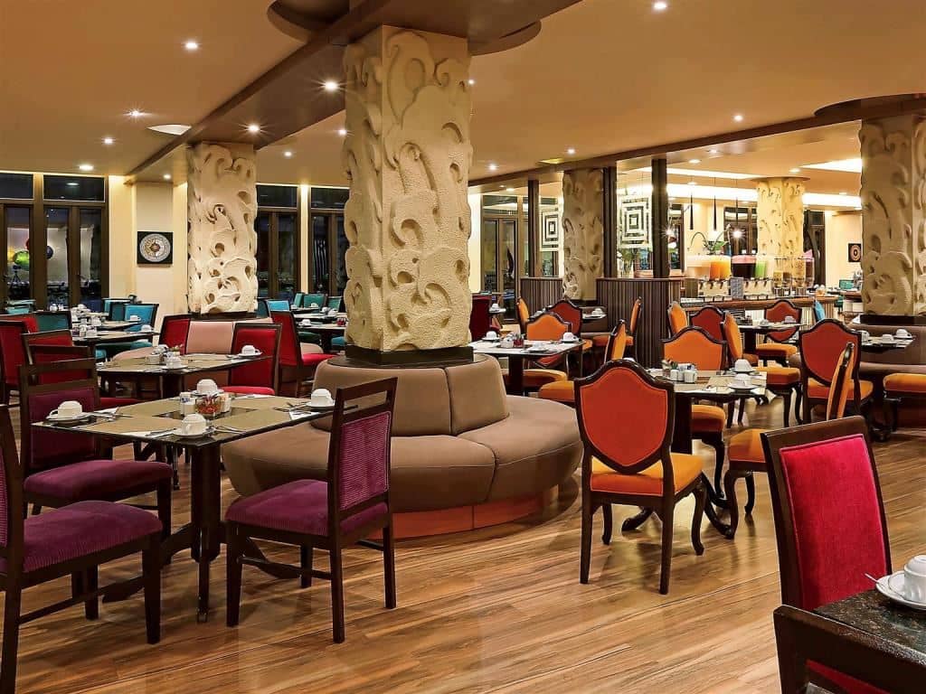 restaurants-the-square-restaurant