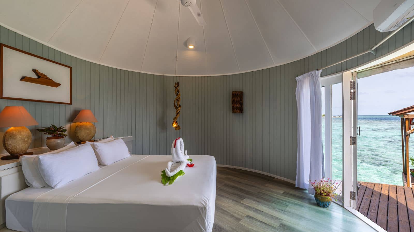 rooms-water-villa