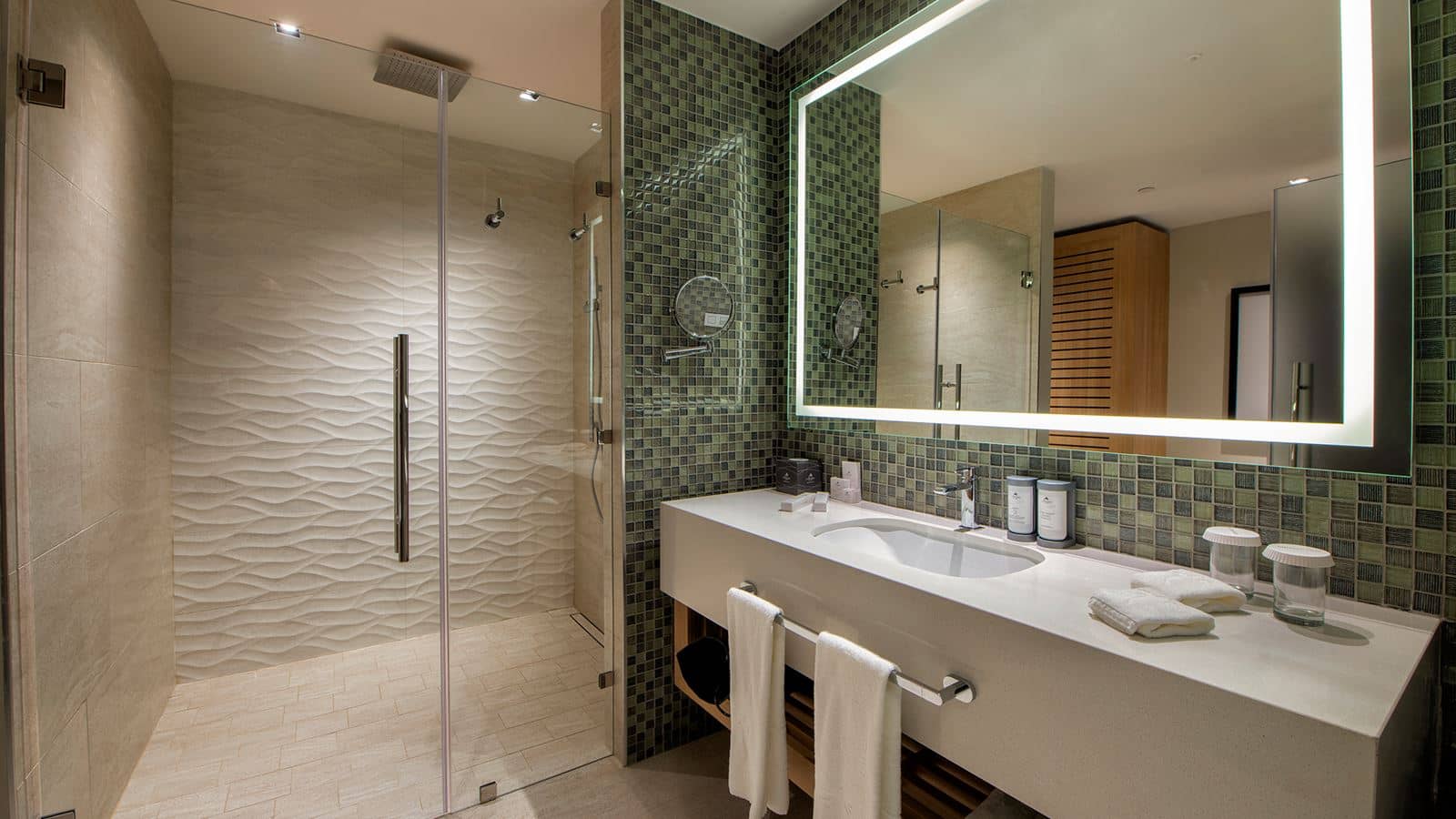 rooms-resort-queen--ocean-view-junior-suite