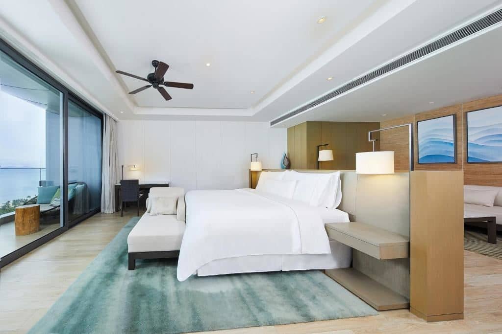 rooms-oceanfront-studio