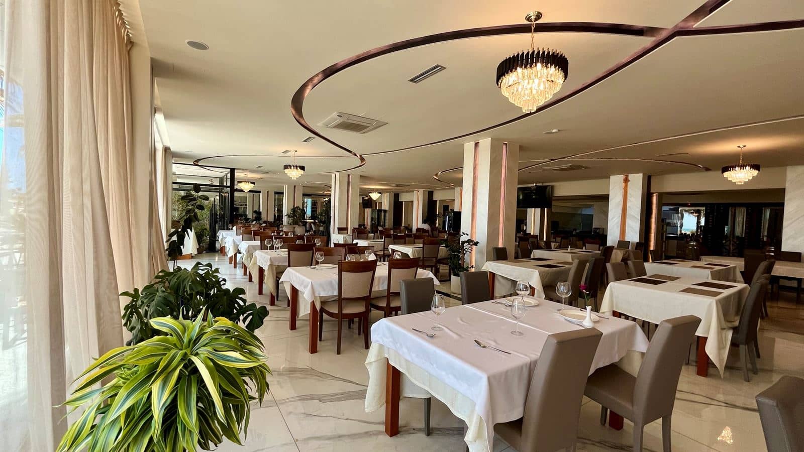 restaurants-main-restaurant