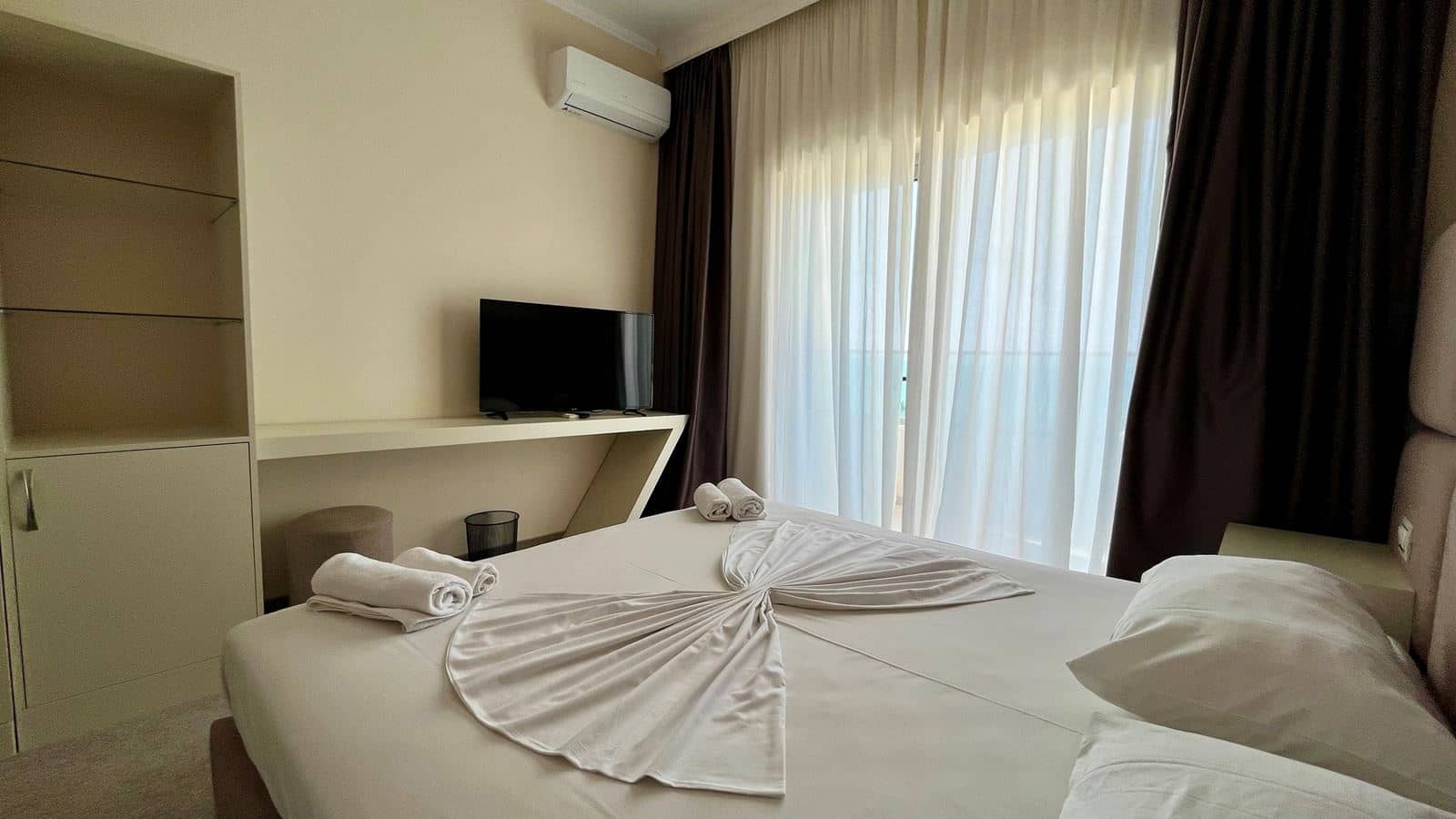 rooms-single-wchild-standard-room
