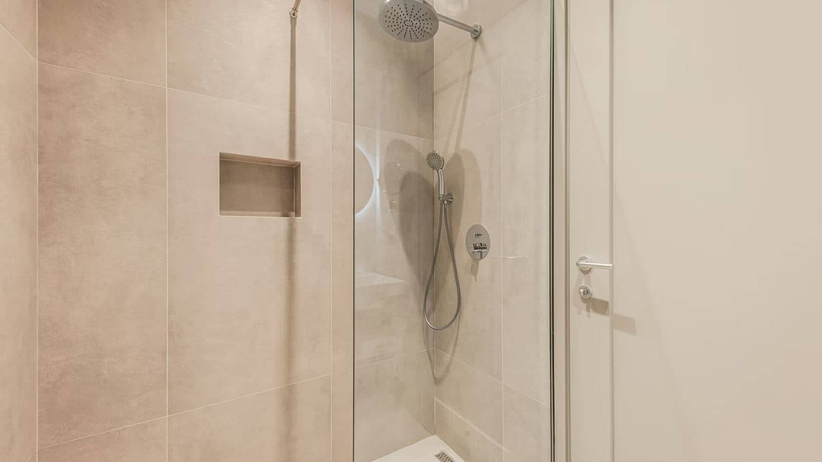rooms-double-room-cityview