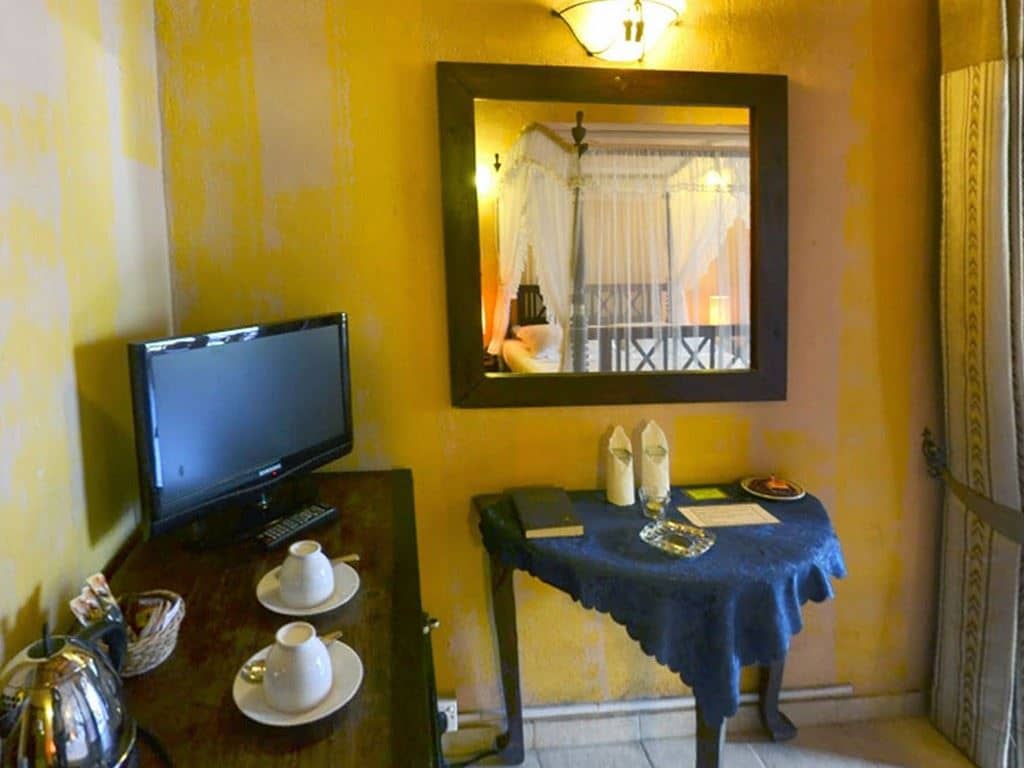 rooms-deluxe-room