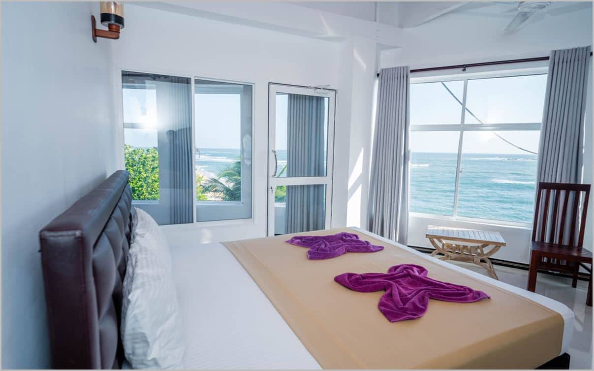 rooms-apartment-with-sea-view
