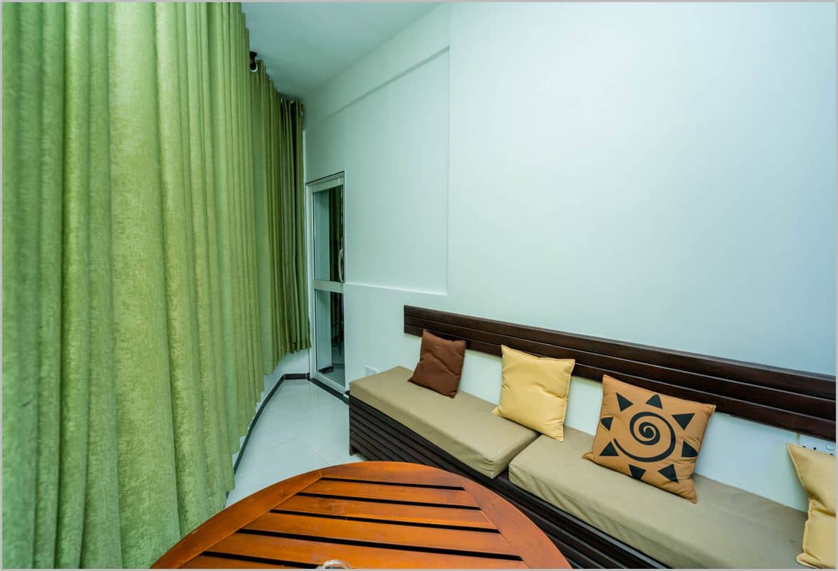 rooms-apartment-with-non-sea-view