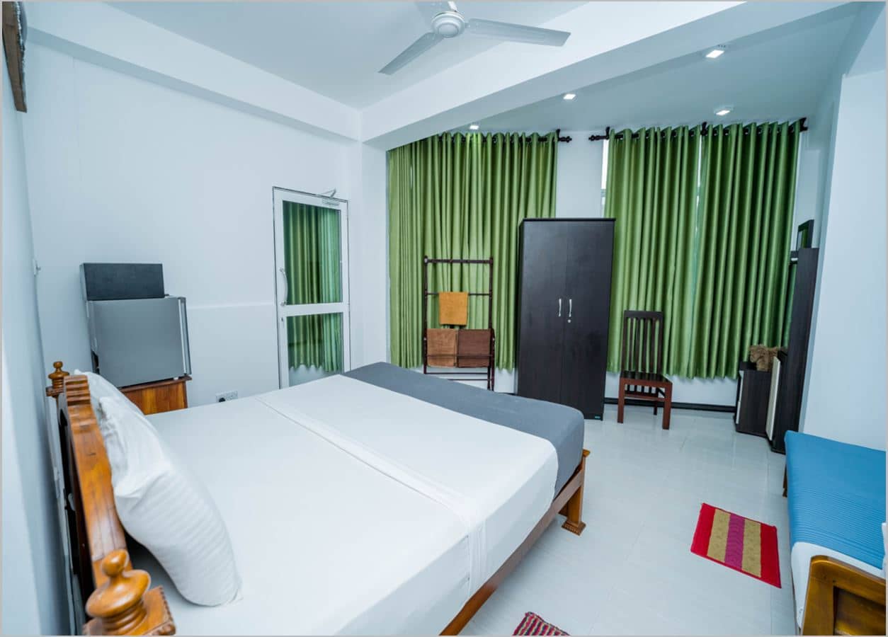 rooms-apartment-with-non-sea-view
