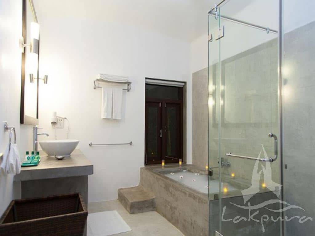 rooms-deluxe-double-bed-room
