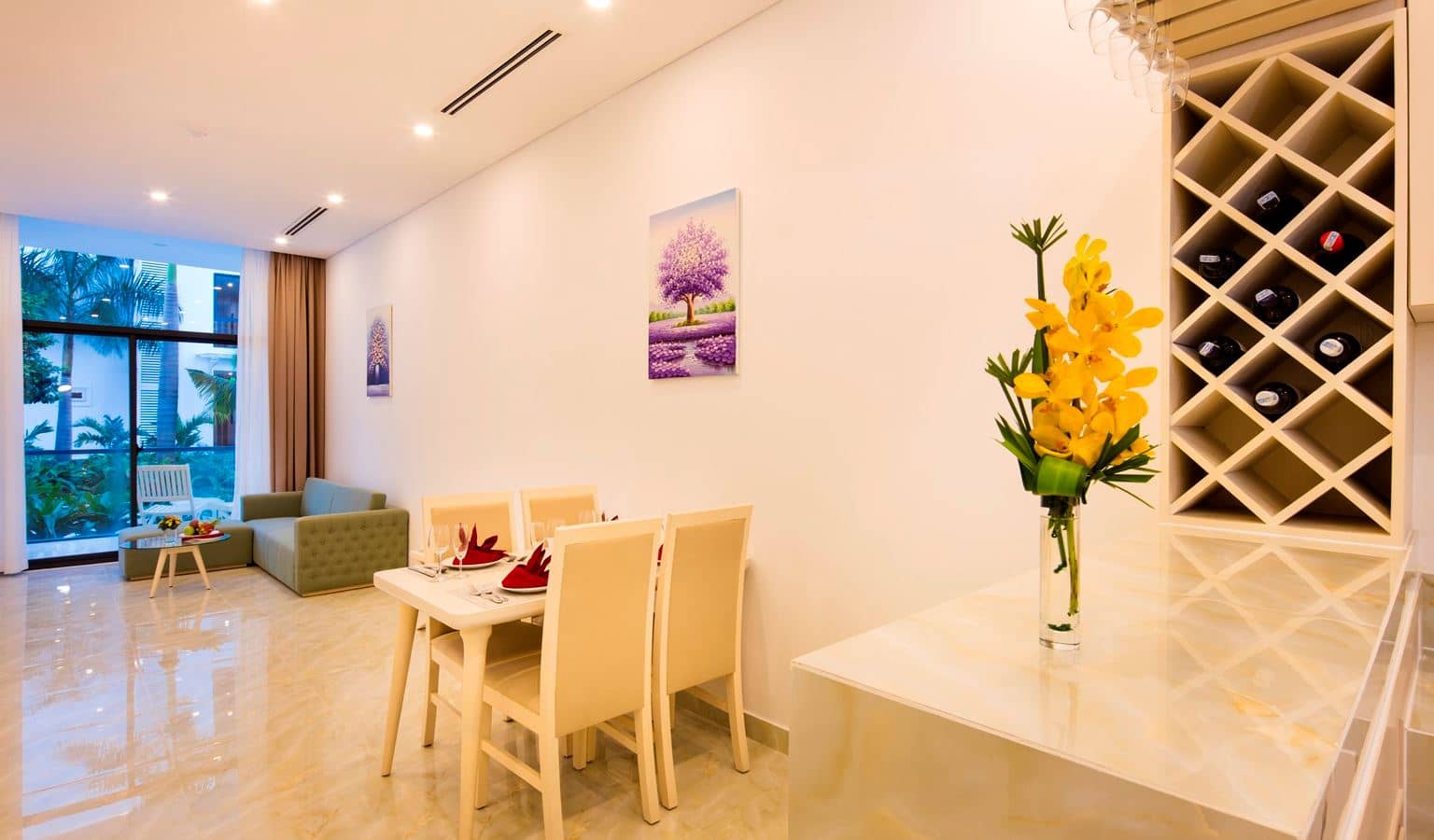 rooms-balcony-2-bedrooms-apartment-with-garden-view